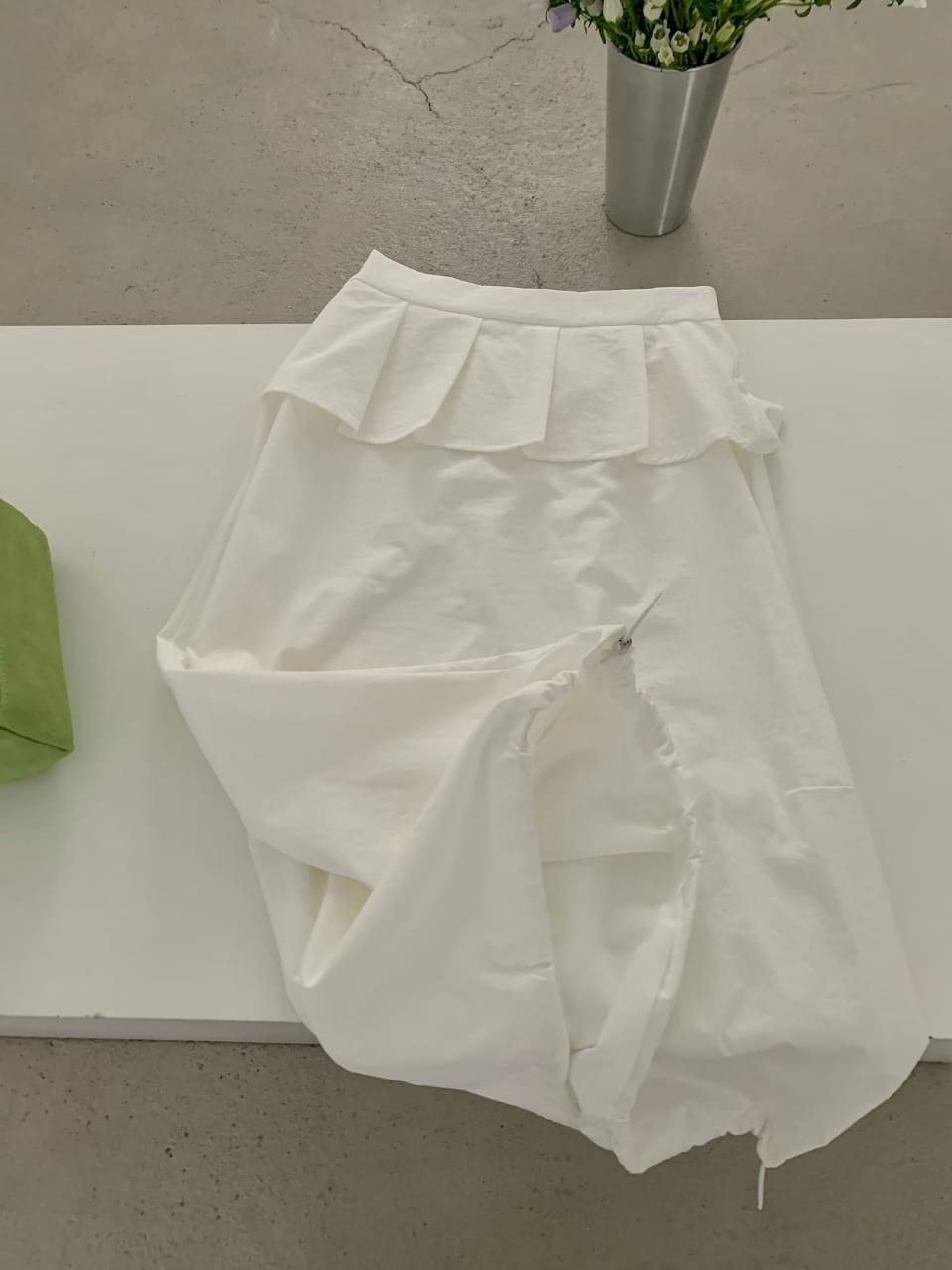 Skirt detail view