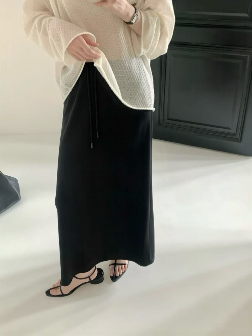 抽绳长裙 - 黑色全身摔