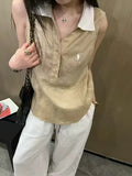 拼色领无袖Polo上衣 - 卡其拼白领实人半身展示配黑色链条包