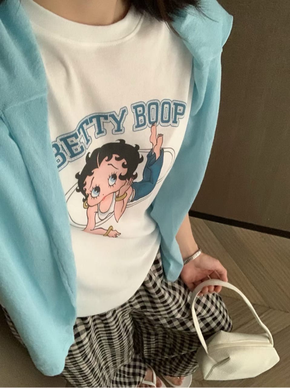 Betty Boop T恤 - 白色印花特写