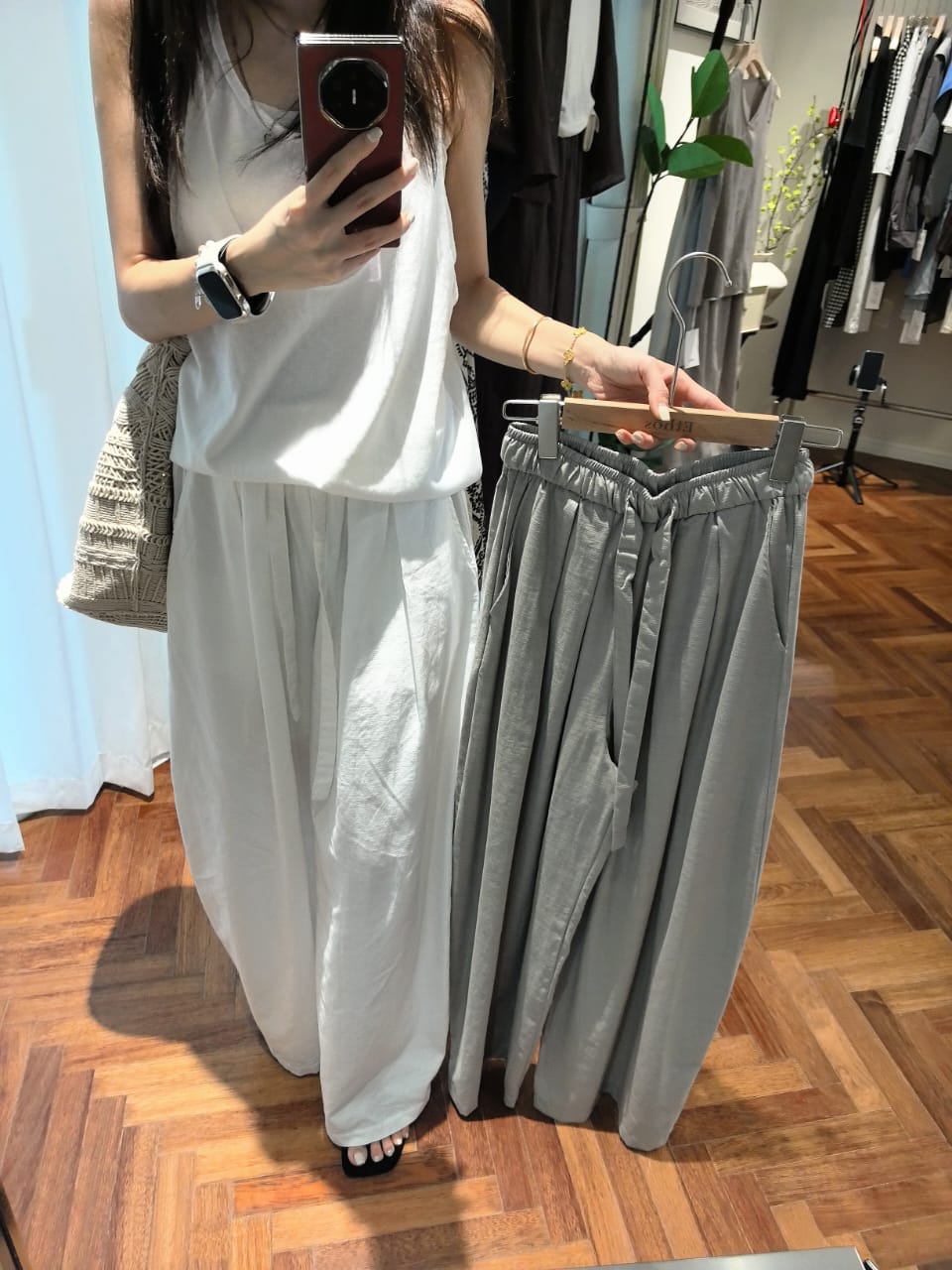 抽绳阔腿裤 - 灰色挂扑正面展示